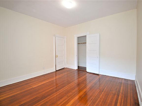 4th image of 1593 Beacon St #4