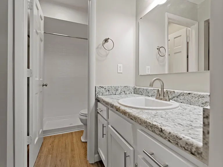The Lenox Apartment Homes — Photo 33
