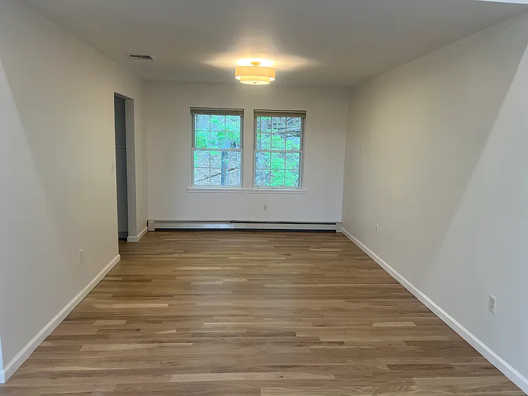 3 Undercliff Ln — Photo 8