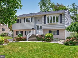 29 Clark Dr, Barrington, NJ 08007