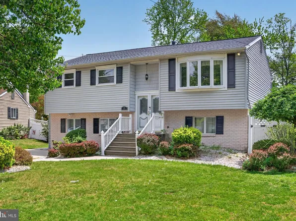 29 Clark Dr, Barrington, NJ 08007