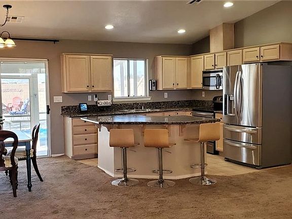 4th image of 660 Mount Charleston Dr
