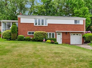 137 Skylark Dr, Glenshaw, PA