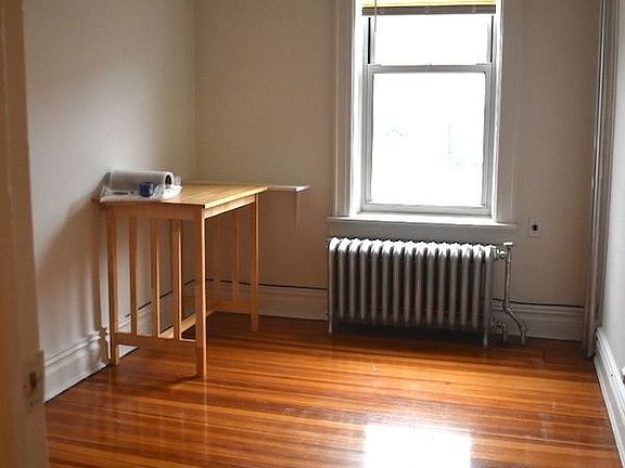 3rd image of 2526 18th St APT 2F