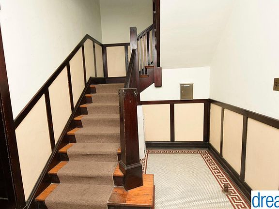 2nd image of 6536 N Glenwood Ave #2N