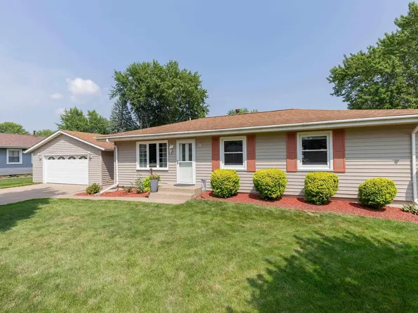 908 18th St, Port Byron, IL 61275
