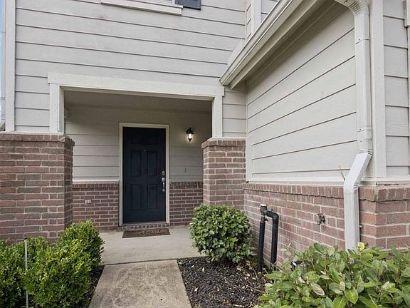3rd image of 2702 Skyview Knoll Ct
