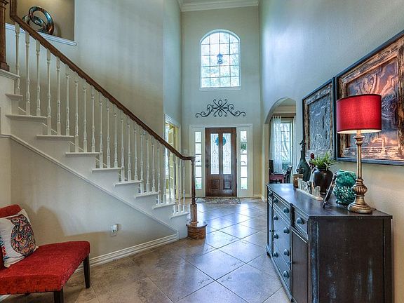 2nd image of 2927 Castlerock Ct