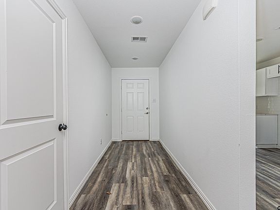 3rd image of 7129 Kayak Dr