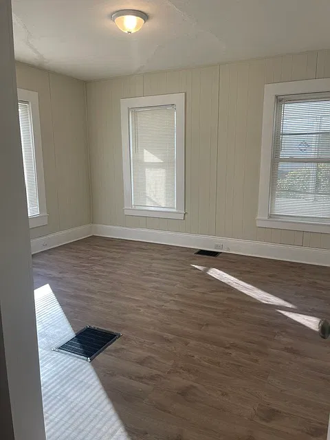 3 bed, 975 sqft, $3,100 — Photo 4