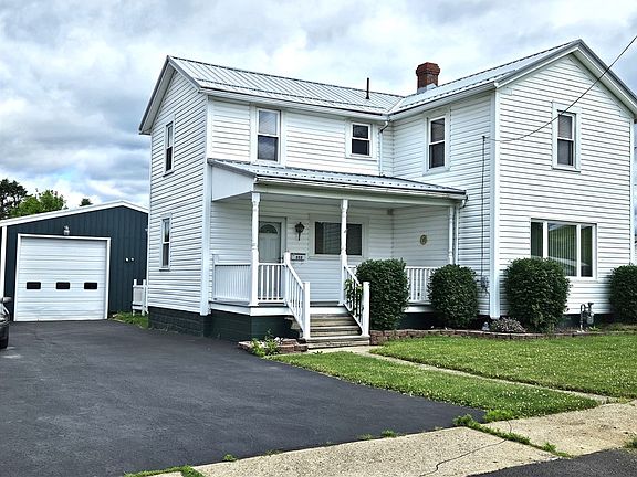 3rd image of 355 E Elm St
