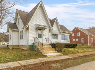 202 S Market St, Chamois, MO 65024