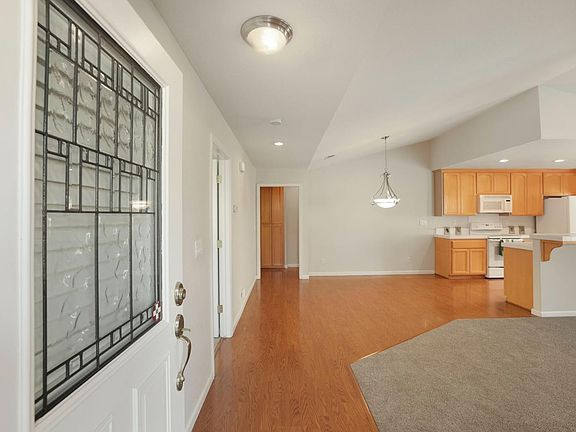 5th image of 535 Village Dr