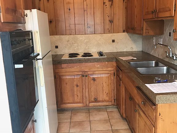 3rd image of 1021 B Ave #H