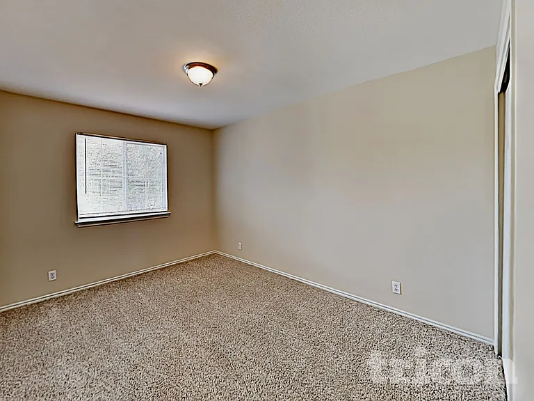 6734 Sandy Point Dr — Photo 14