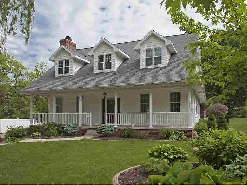 1st image of 210 Lazarre Ave
