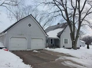 611 W 6th St, Bicknell, IN 47512