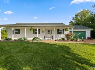 900 Bluffview Dr, Dupo, IL 62239