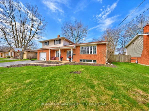 953 Grandview Rd, Fort Erie, ON L2A 5R4