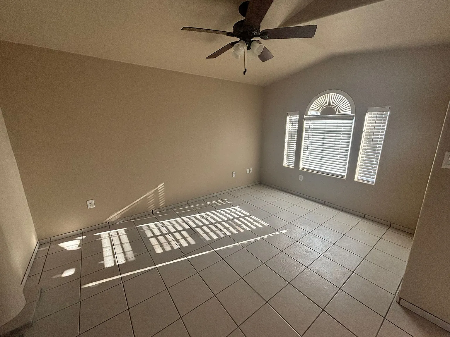 3 bed, 1260 sqft, $1,400 — Photo 2