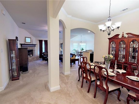 4th image of 125 Hillcrest Way