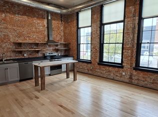 218 N Locust St #206, Grand Island, NE 68801