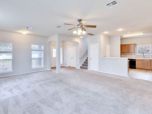 3rd image of 124 Joshua Tree Cir