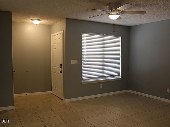 4th image of 1600 Big Tree Rd APT E2