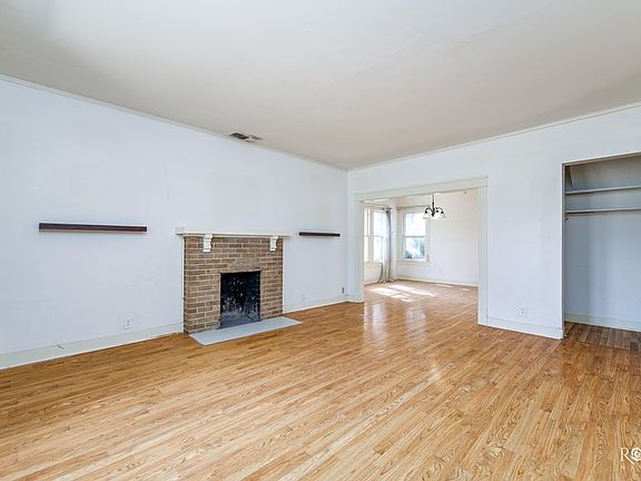 4th image of 1315 W Harris Ave