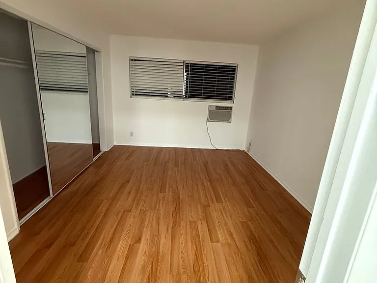 816 Westmount Drive LP — Photo 10