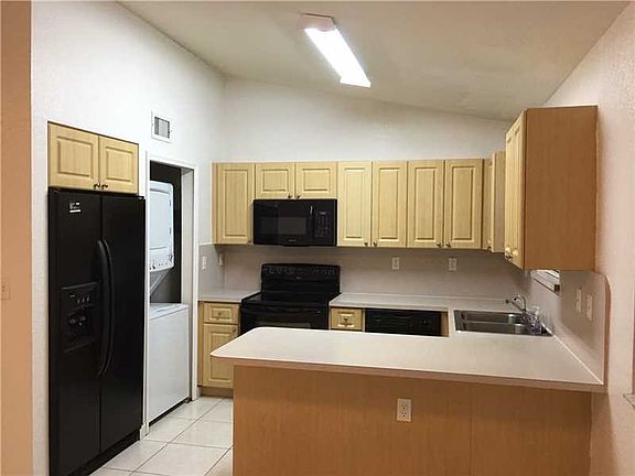 4th image of 17326 NW 74th Ave APT 201