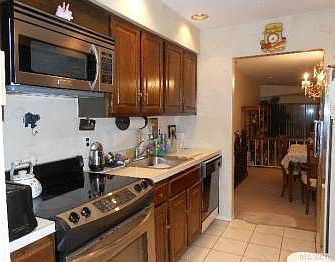 3rd image of 115 Southgate Dr