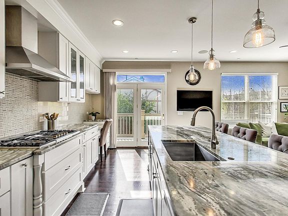 5th image of 1762 Tudor Ln