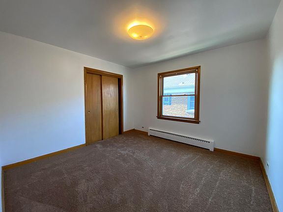 4th image of 5873 N Nagle Ave