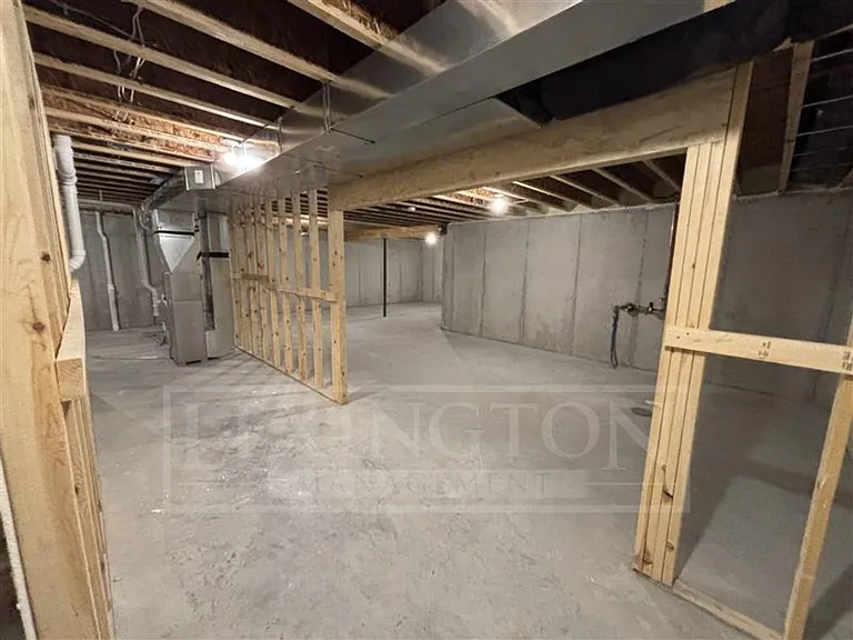 1129 Northwood Dr — Photo 16