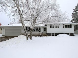 525 Larson St SW, Hutchinson, MN 55350