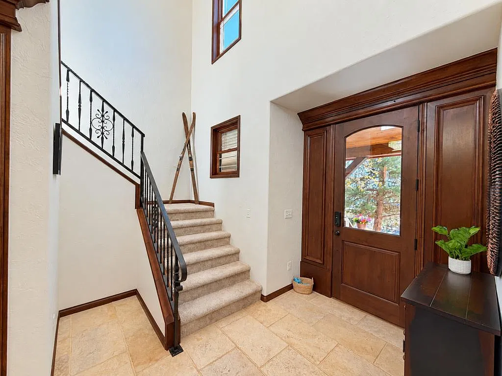 76 Peace Dr — Photo 4
