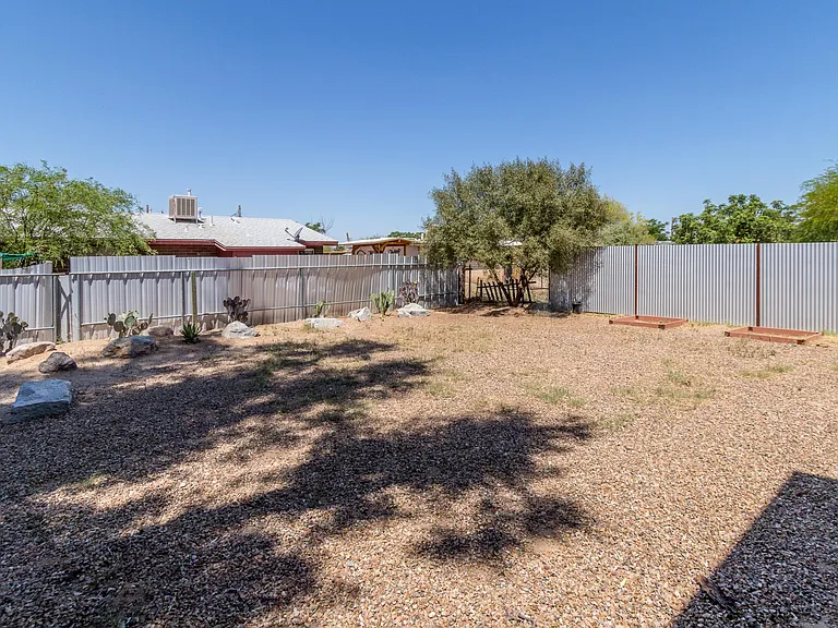 3307 N Tyndall Ave — Photo 15