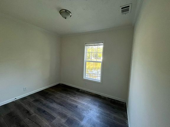 5th image of 2601 NE 52nd St #11