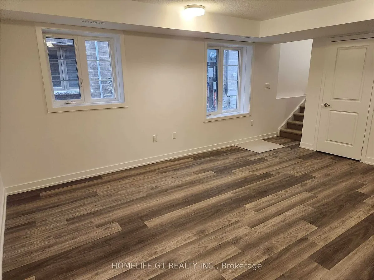 Building Photo - 205 W Oak Trl #29