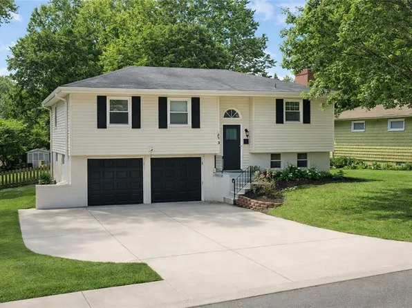 513 N Walker St, Olathe, KS 66061