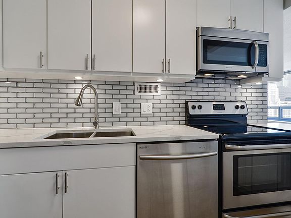 5th image of 440 N Wabash Ave APT 3409