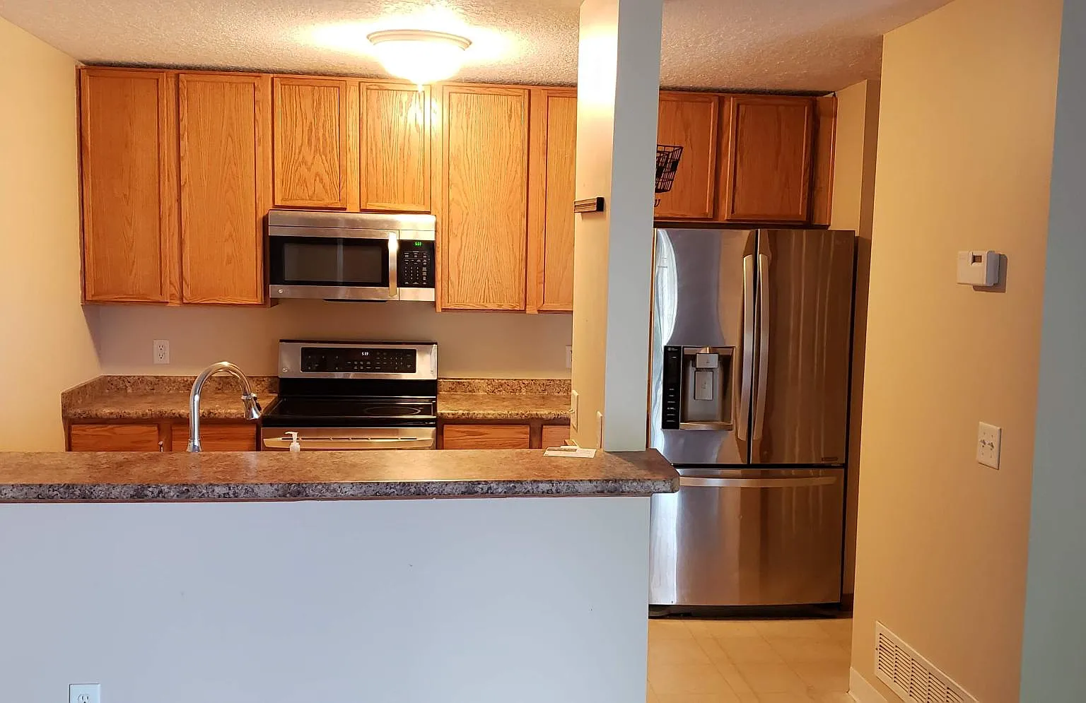 3 bed, 2.5 bath, 1321 sqft, $1,675 — Photo 4