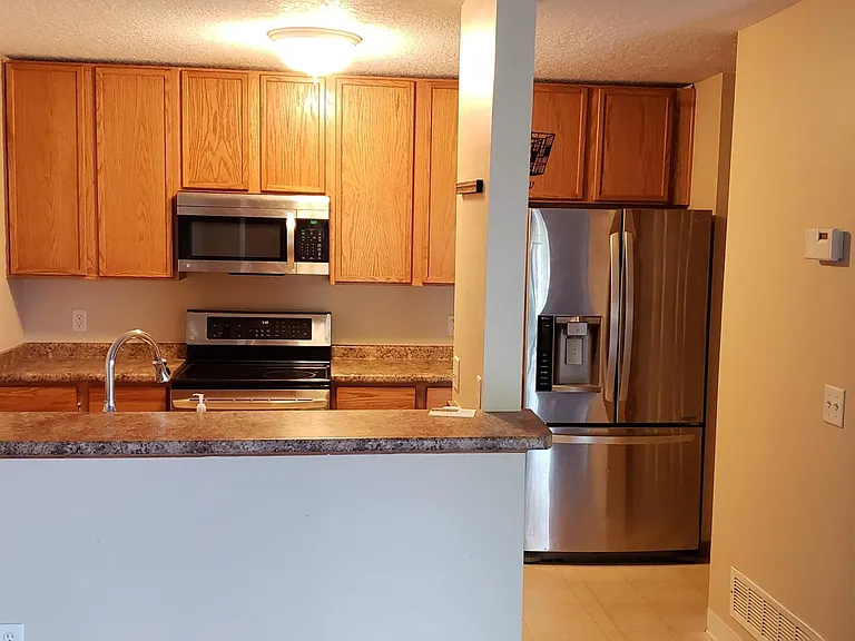 2300 Hart Ave #7 — Photo 4