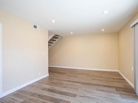 3rd image of 99 N Hermosa Ave APT C