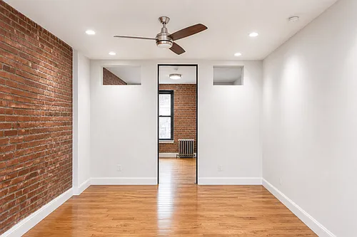 450 W 50th St #2D Photo 1