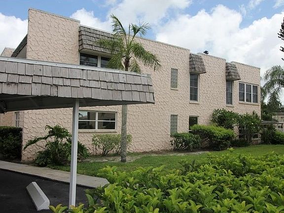 3rd image of 204 Dogwood Cir