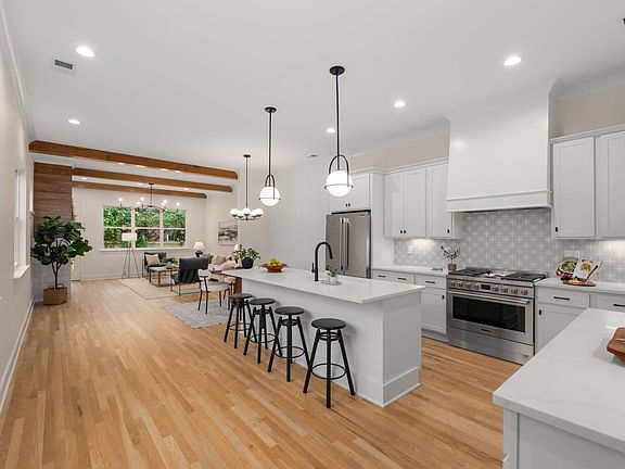 5th image of 401A Saint Francis Ave