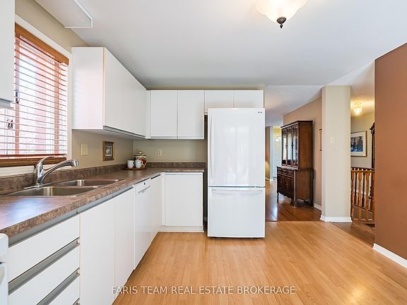 4th image of 29 Ferguson Dr