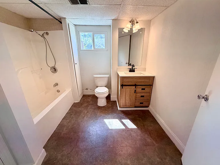 1827 Georgia St — Photo 18